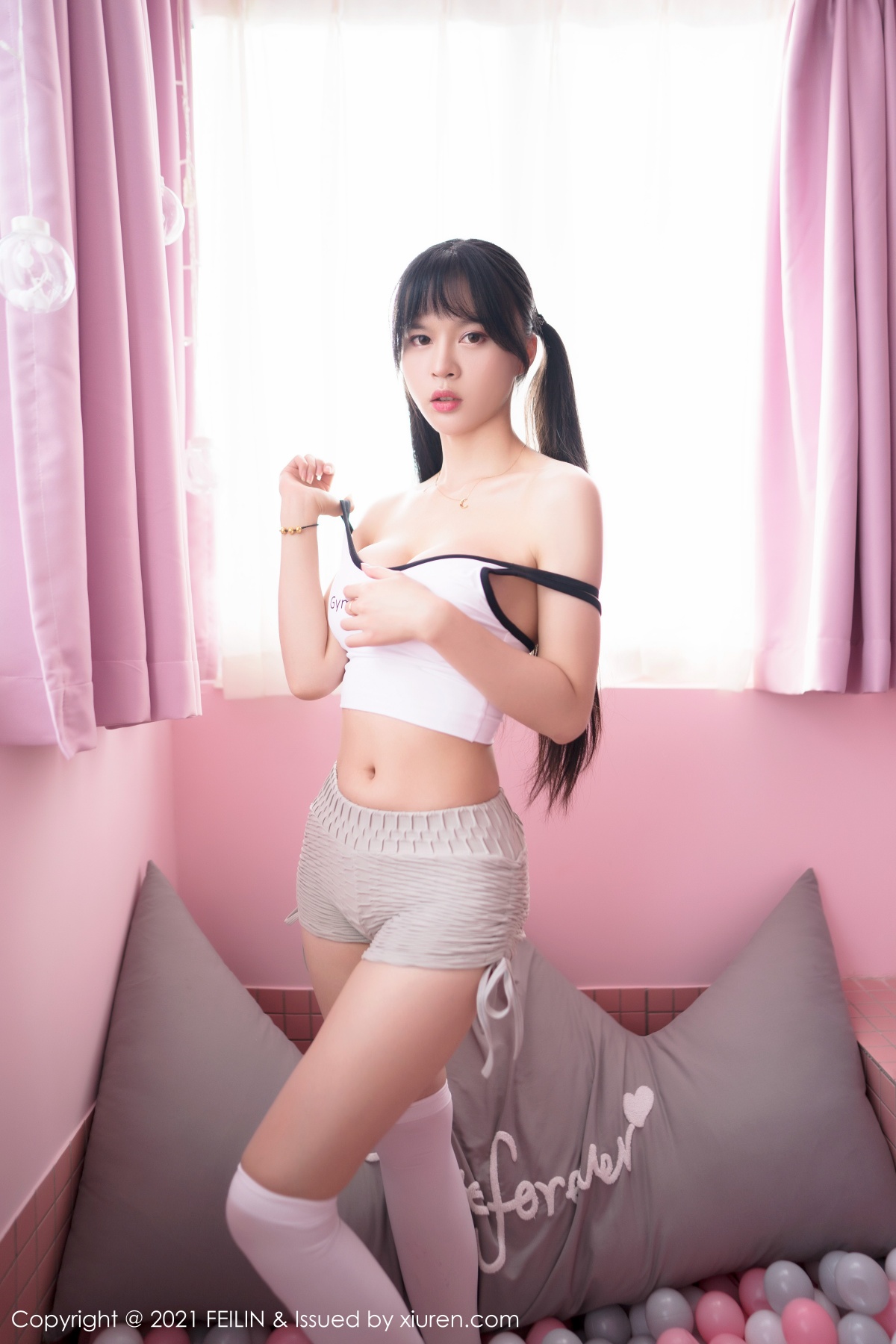 嗲囡囡- [FEILIN] 2021.01.04 VOL.364 桃香子 秀人套图 第4张