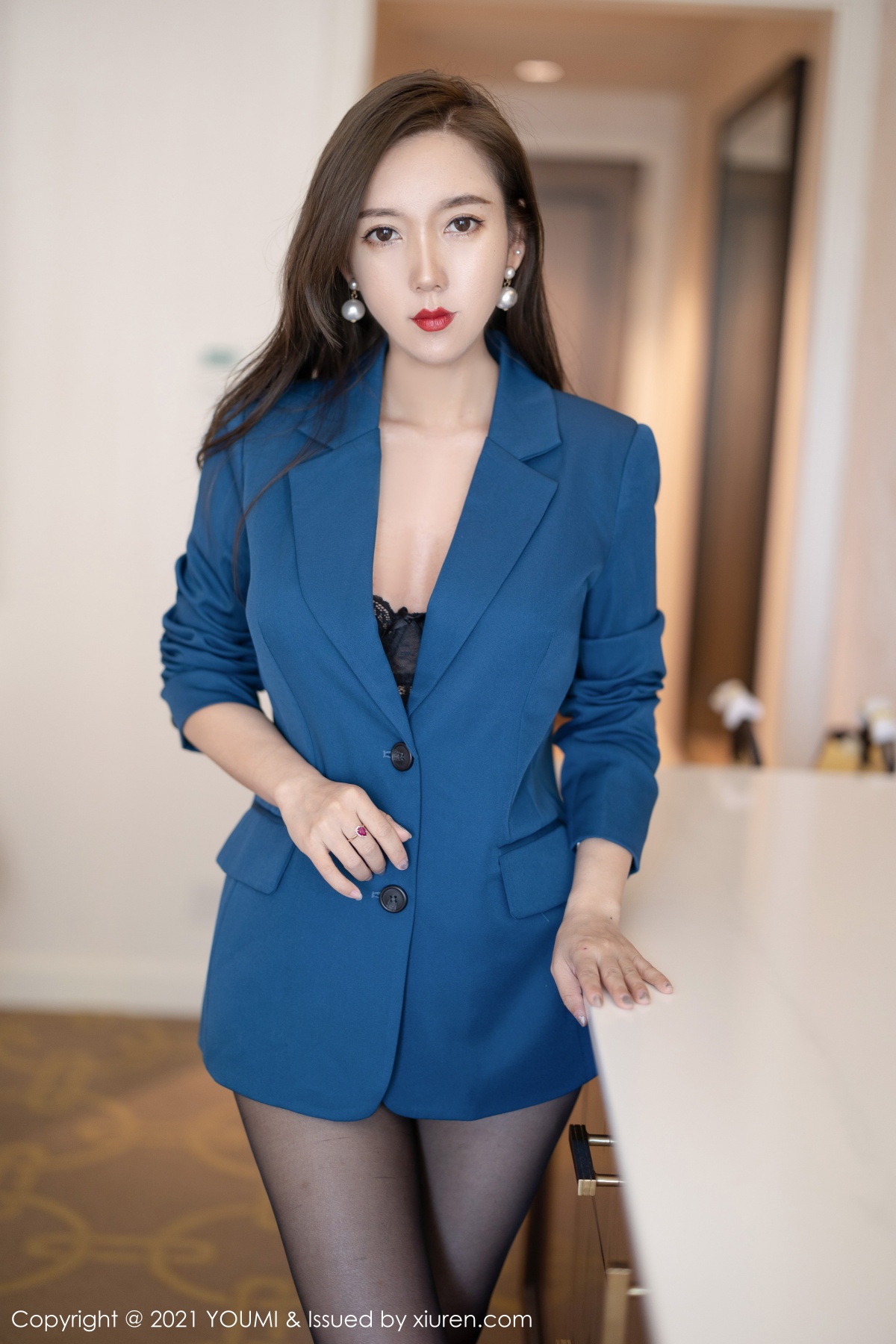 尤蜜荟 [YOUMI] 2021.05.19 VOL.643 艾静香 秀人套图 第2张