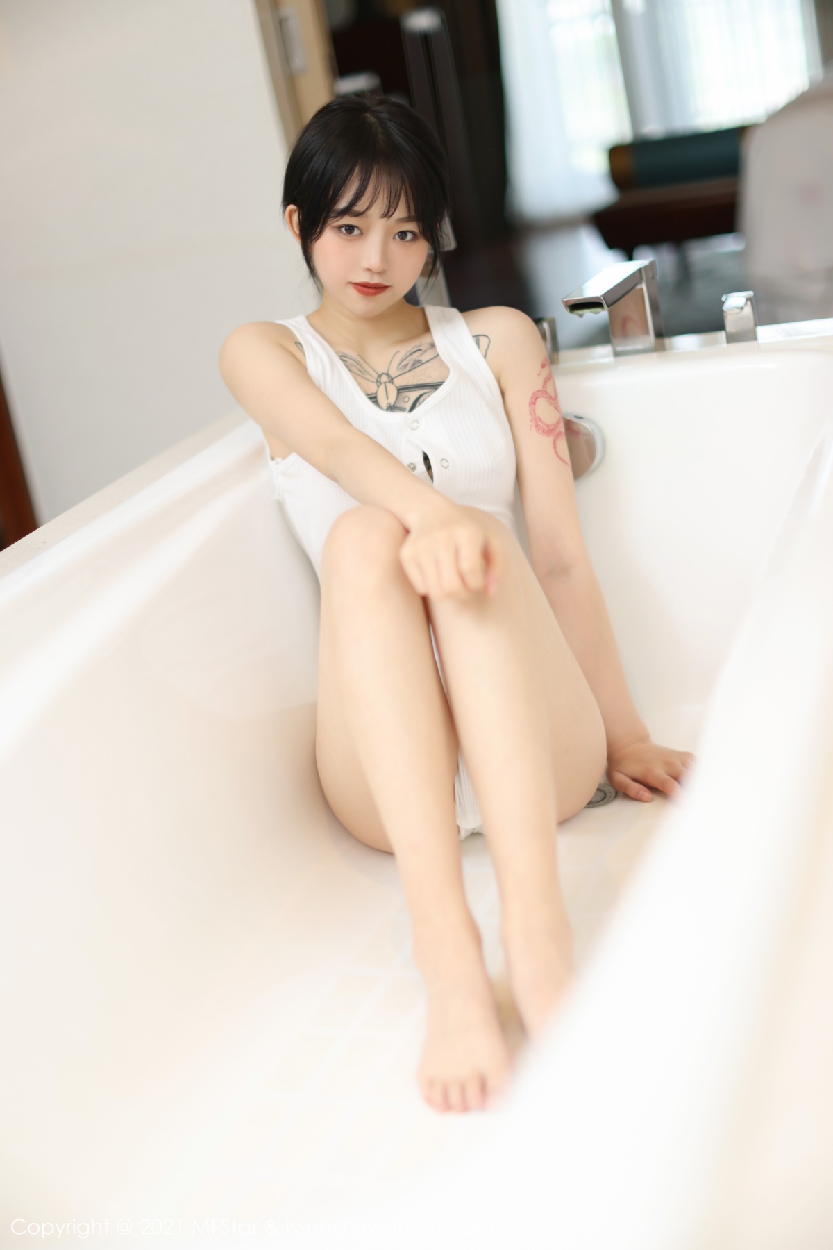模范学院 [MFStar] 2021.05.17 VOL.496 奶瓶子 秀人套图 第2张