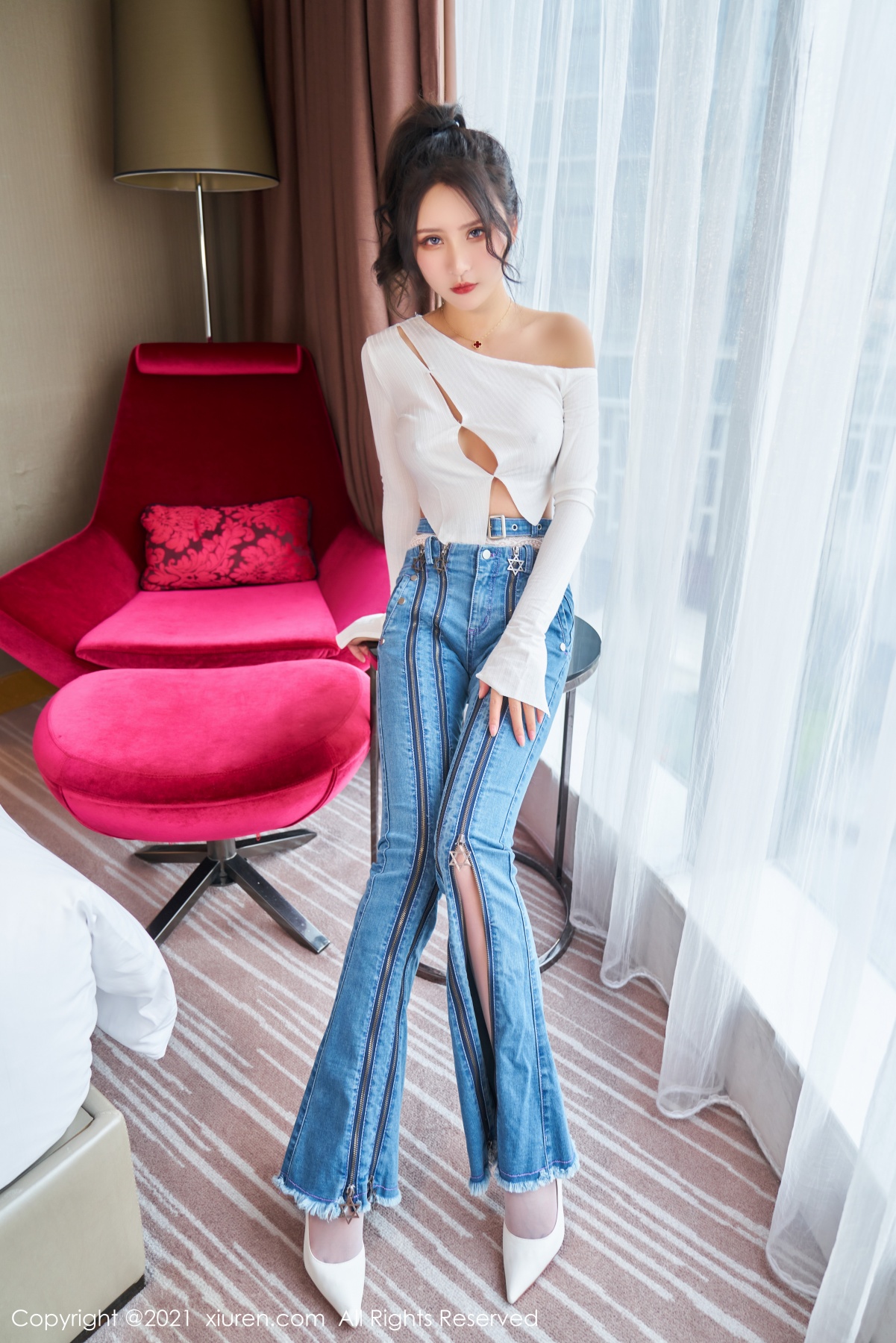 秀人 [XIUREN] 2021.07.27 Emily尹菲 秀人套图 第5张