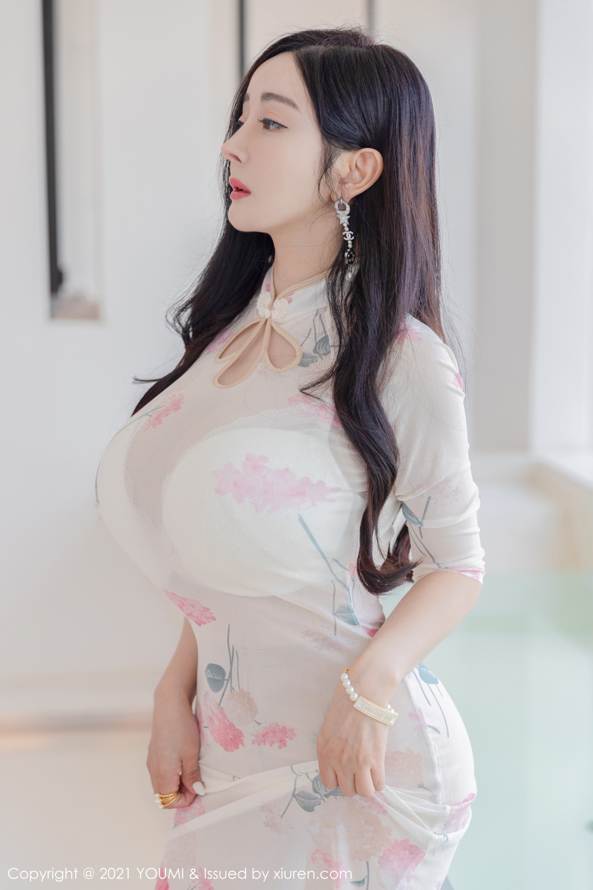 尤蜜荟 [YOUMI] 2021.10.18 VOL.706 允爾 秀人套图 第4张