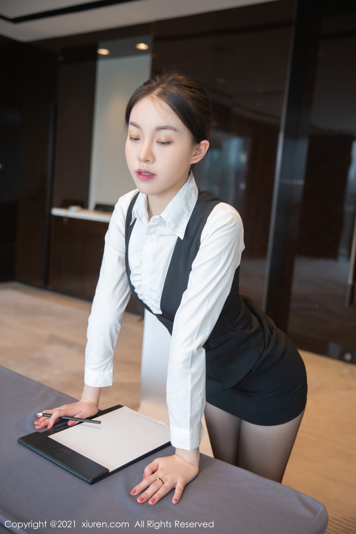 秀人 [XIUREN] 2021.10.19 一颗甜蛋黄a 秀人套图 第3张