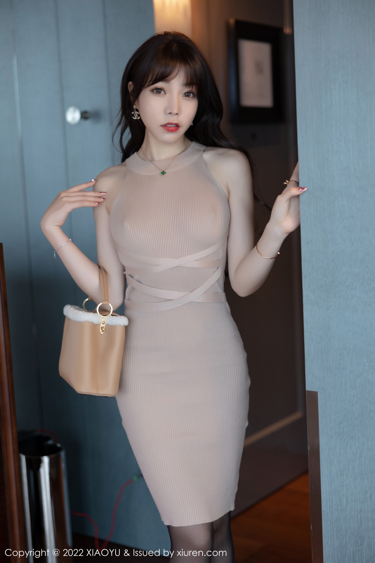 语画界 [XIAOYU] 2022.01.04 VOL.689 芝芝Booty 秀人套图 第2张