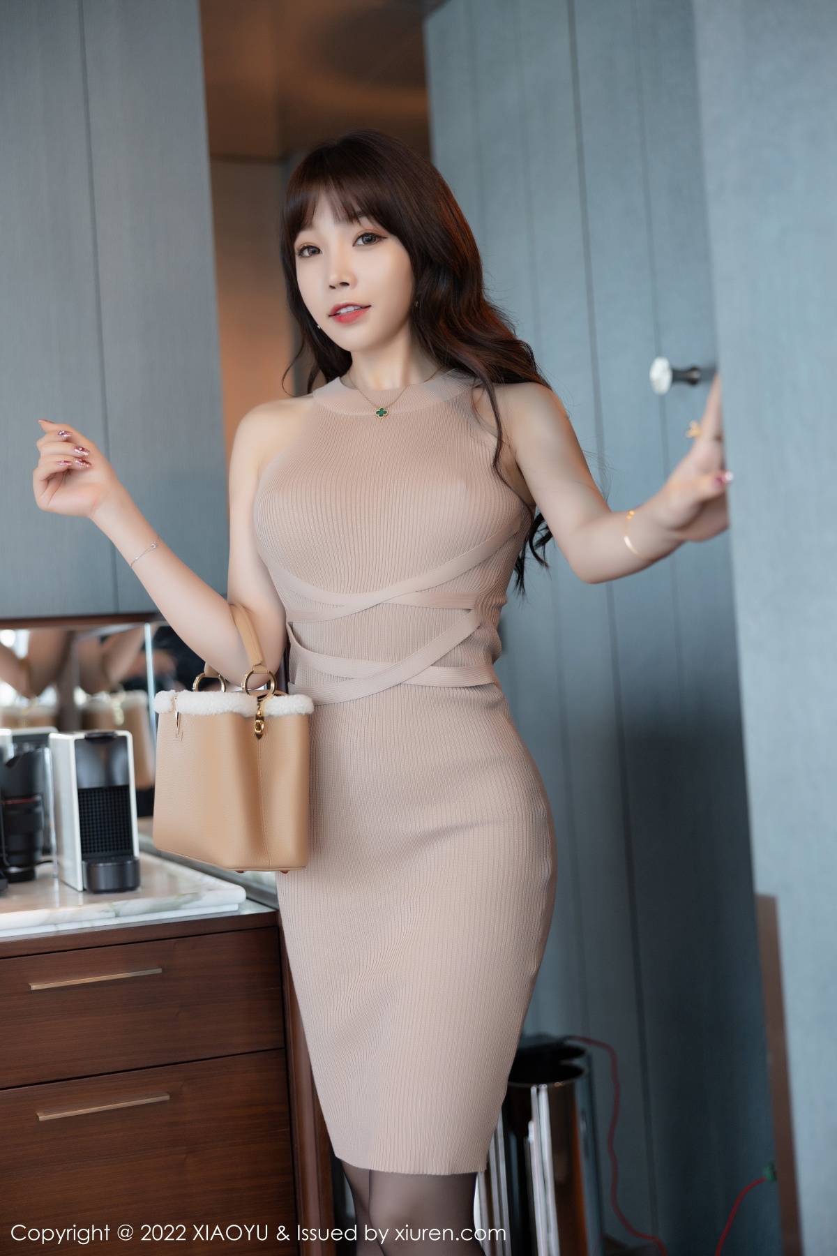 语画界 [XIAOYU] 2022.01.04 VOL.689 芝芝Booty 秀人套图 第4张