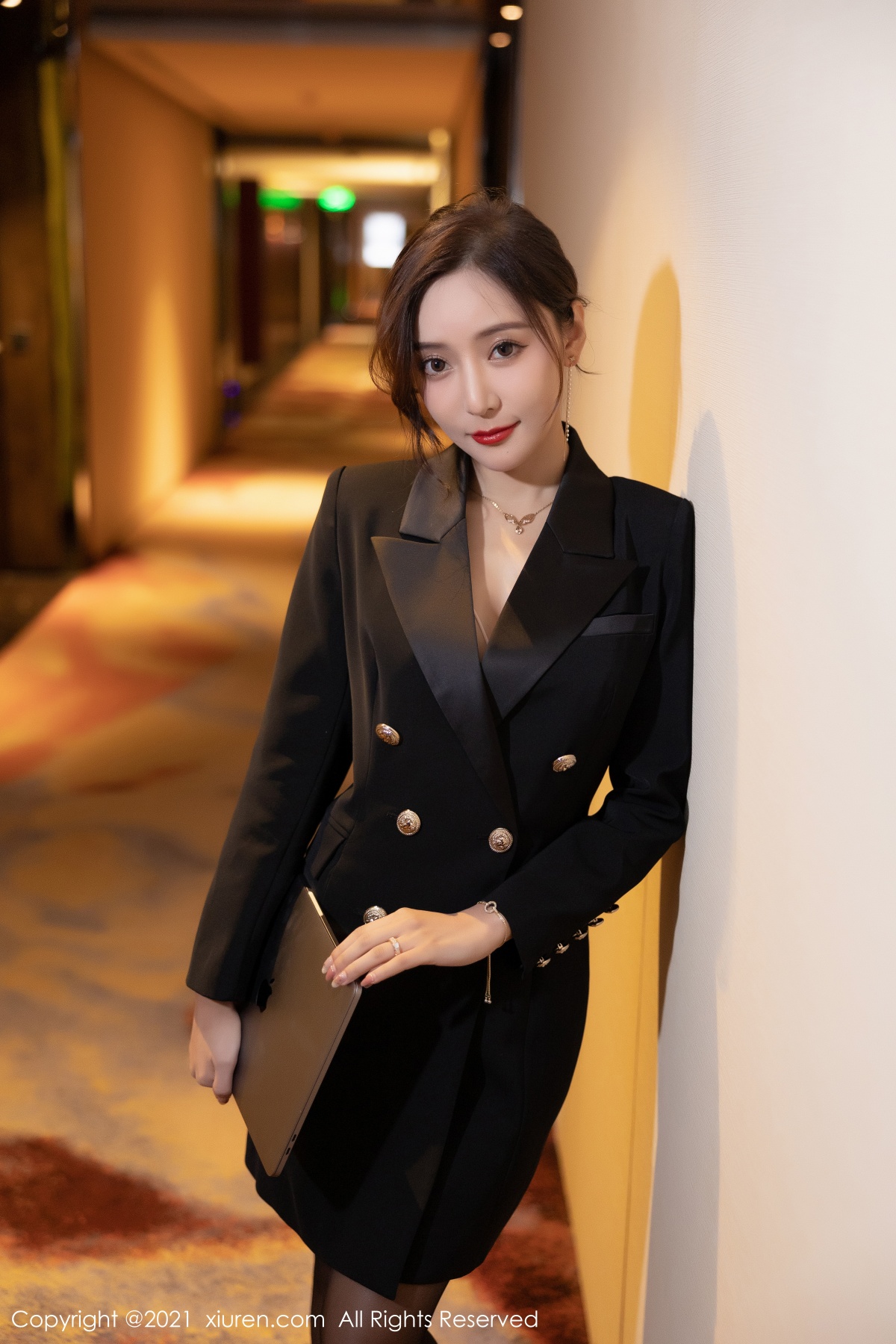 秀人 [XIUREN] 2021.12.02 王馨瑶yanni 秀人套图 第3张
