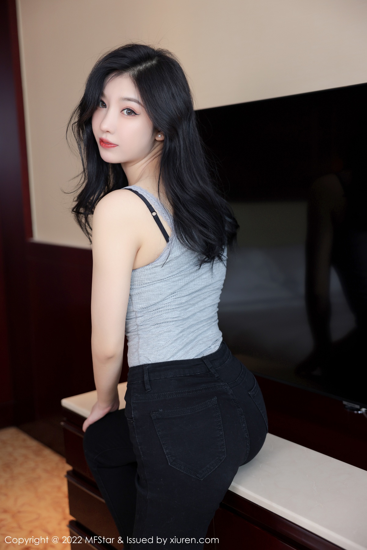 模范学院 [MFStar] 2022.03.09 VOL.557 人间荒糖 秀人套图 第5张
