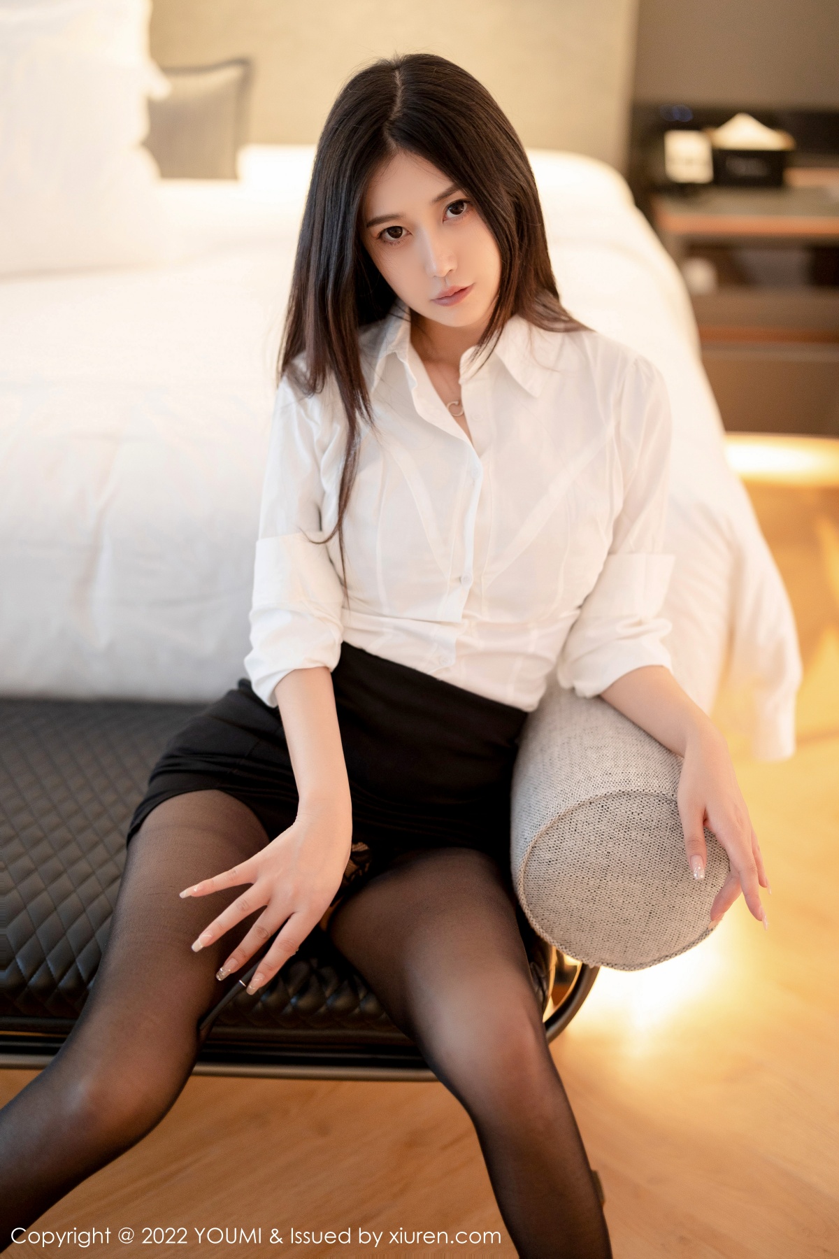 尤蜜荟 [YOUMI] 2022.08.11 VOL.827 laura阿姣 秀人套图 第5张