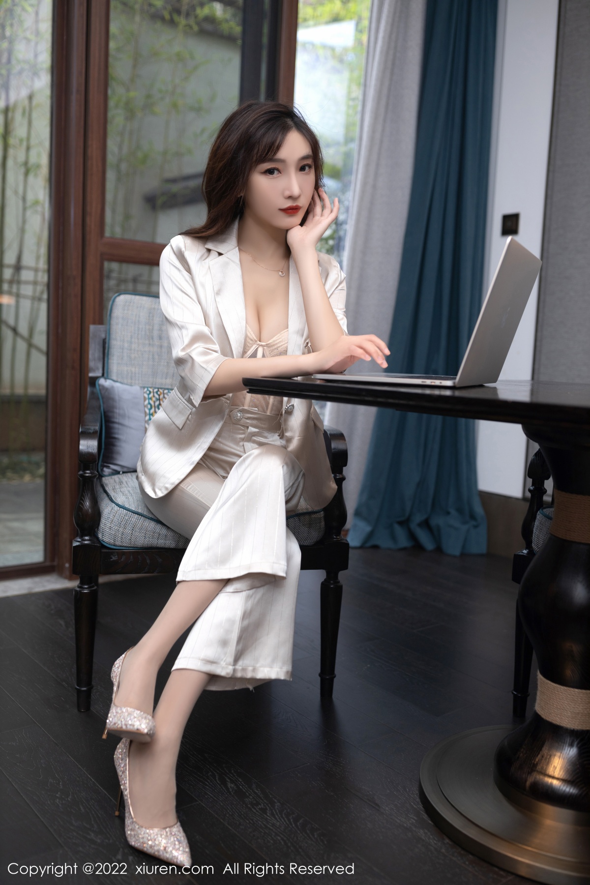 秀人 [XIUREN] 2022.09.15 陆萱萱 秀人套图 第4张