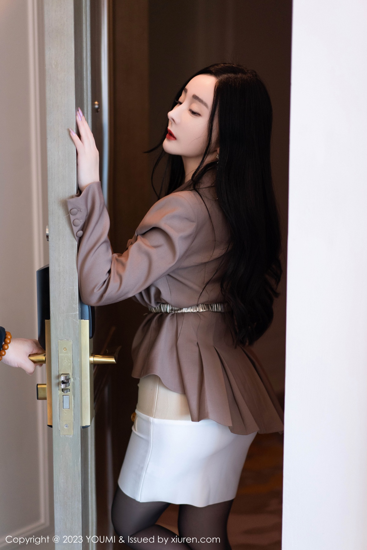 尤蜜荟 [YOUMI] 2023.06.12 VOL.950 允爾 秀人套图 第3张