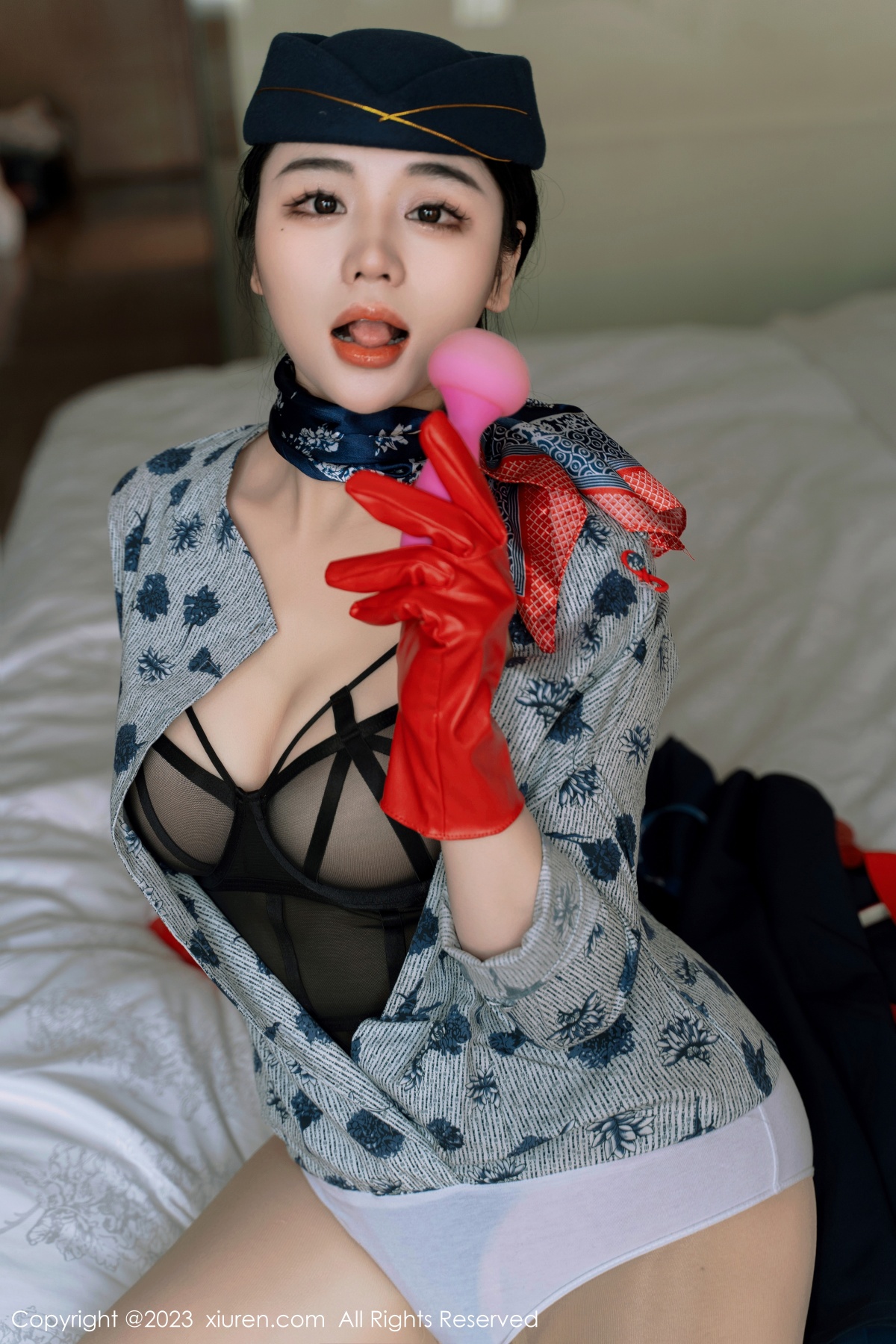 秀人 [XIUREN] 2023.05.24 汐汐爱吃草莓 秀人套图 第4张