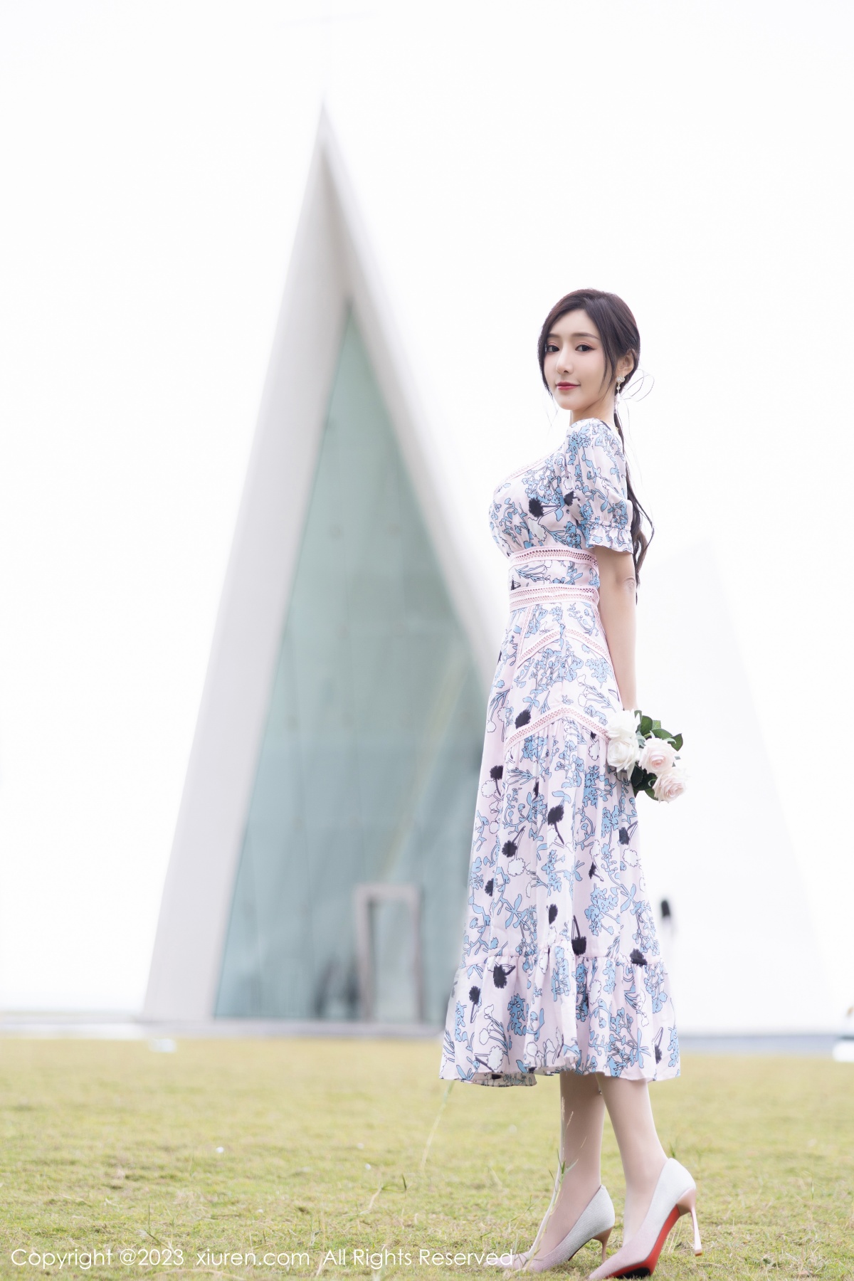 秀人 [XIUREN] 2023.03.24 王馨瑶yanni 秀人套图 第2张