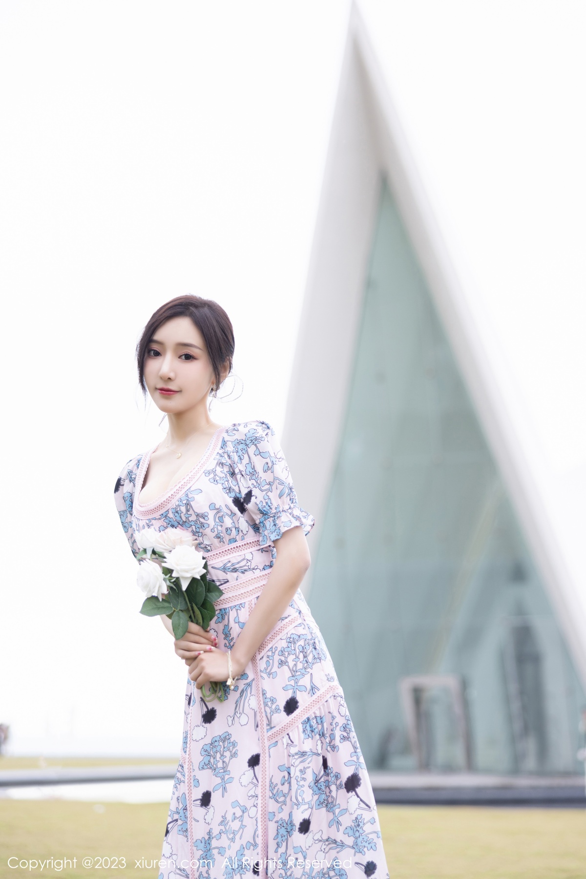 秀人 [XIUREN] 2023.03.24 王馨瑶yanni 秀人套图 第4张
