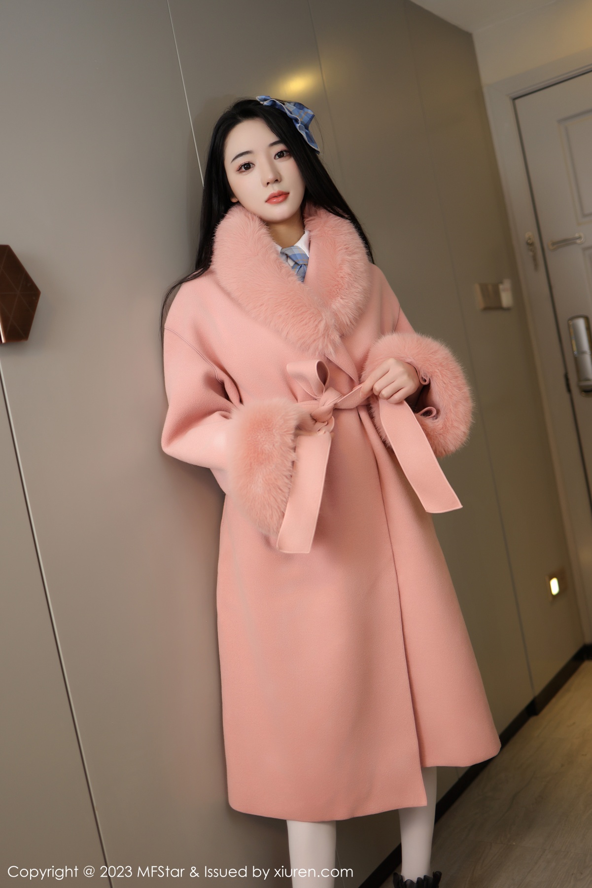 模范学院 [MFStar] 2023.03.02 VOL.591 汐汐爱吃草莓 秀人套图 第2张
