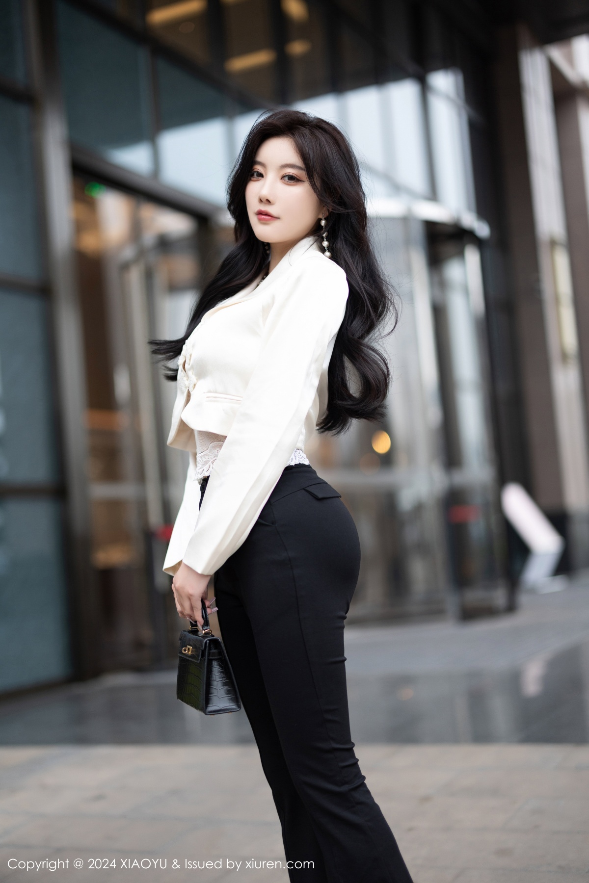 语画界 [XIAOYU] 2024.04.12 VOL.1233 杨晨晨Yome 秀人套图 第3张