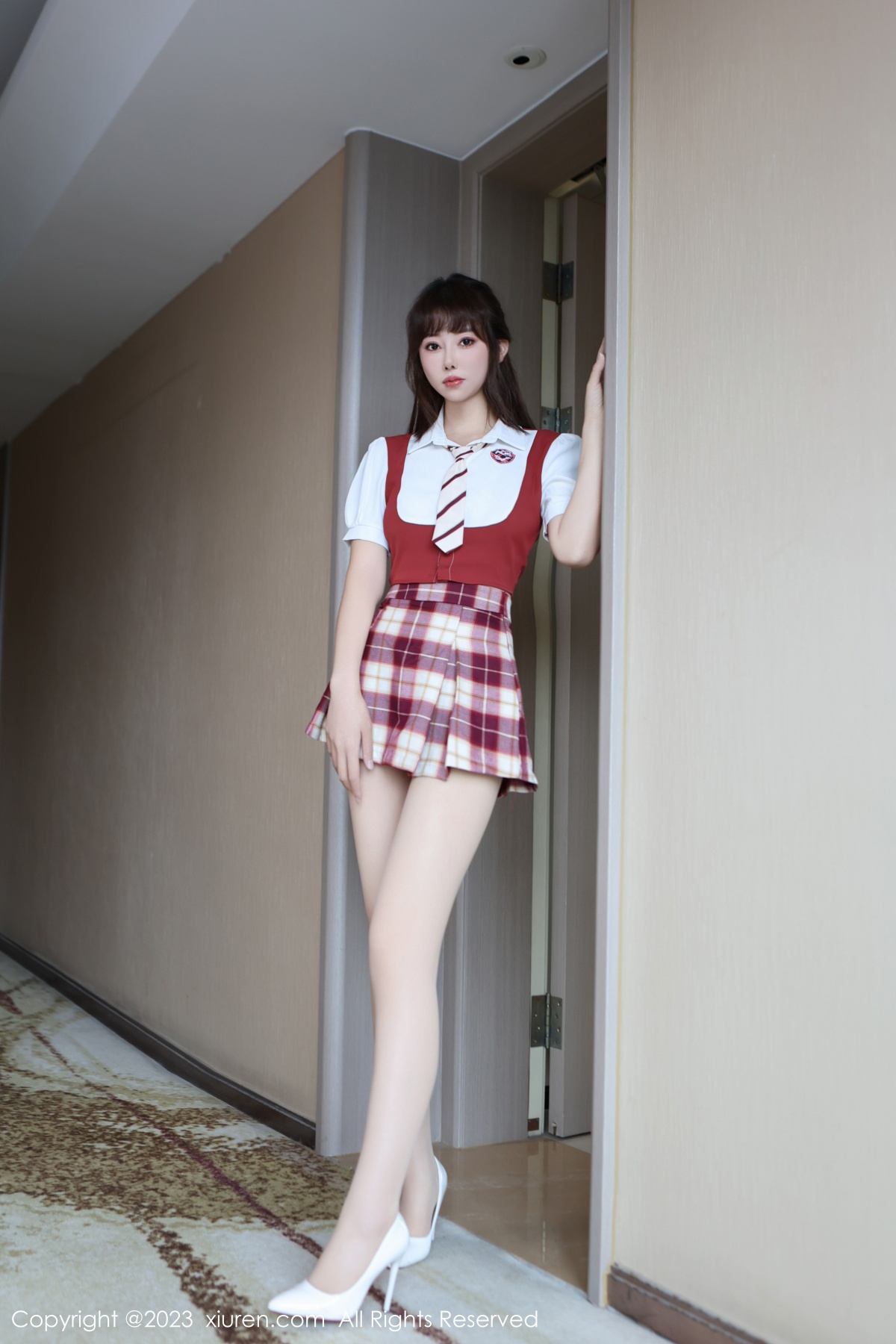 秀人 [XIUREN] 2023.11.24 金tiao 秀人套图 第2张