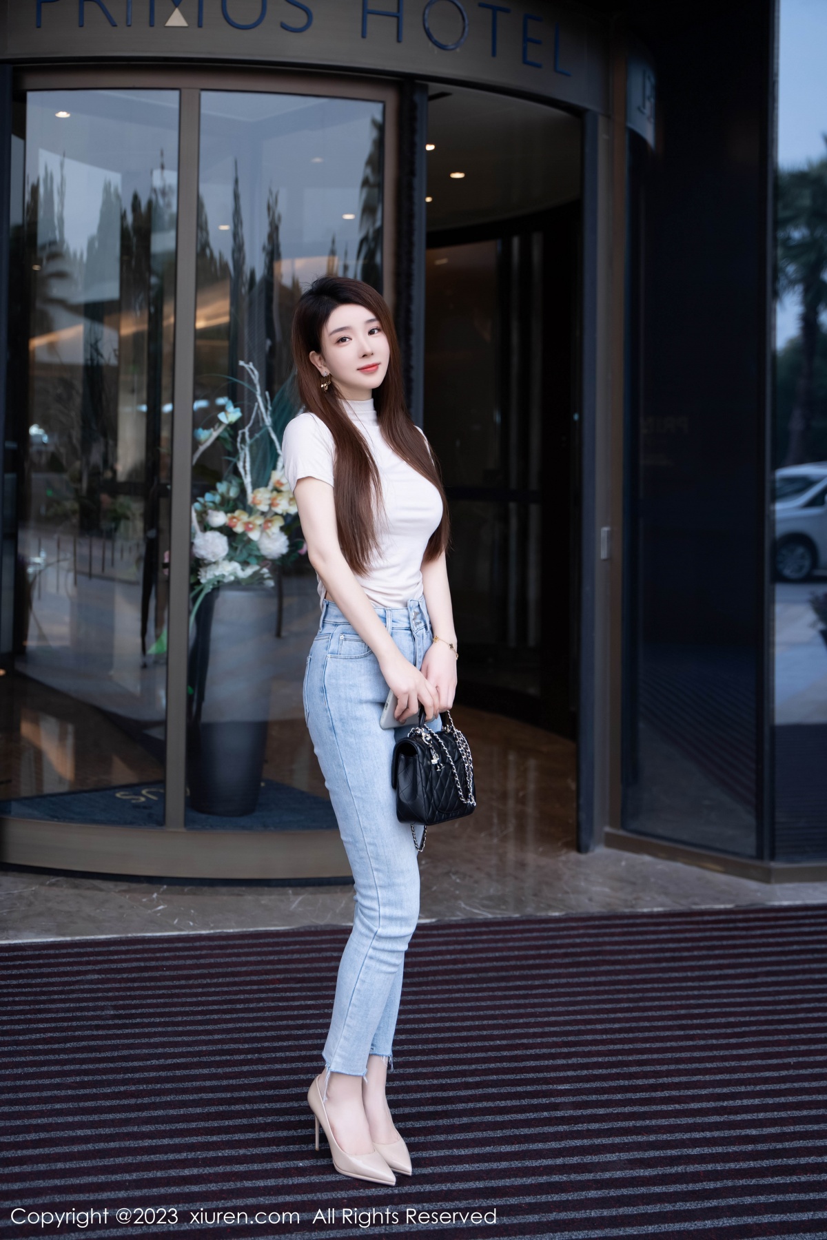 秀人 [XIUREN] 2023.10.31 雨儿baby 秀人套图 第3张