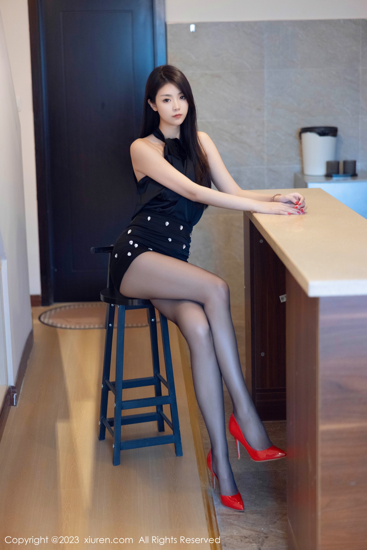 秀人 [XIUREN] 2023.10.19 可樂Vicky 秀人套图 第5张
