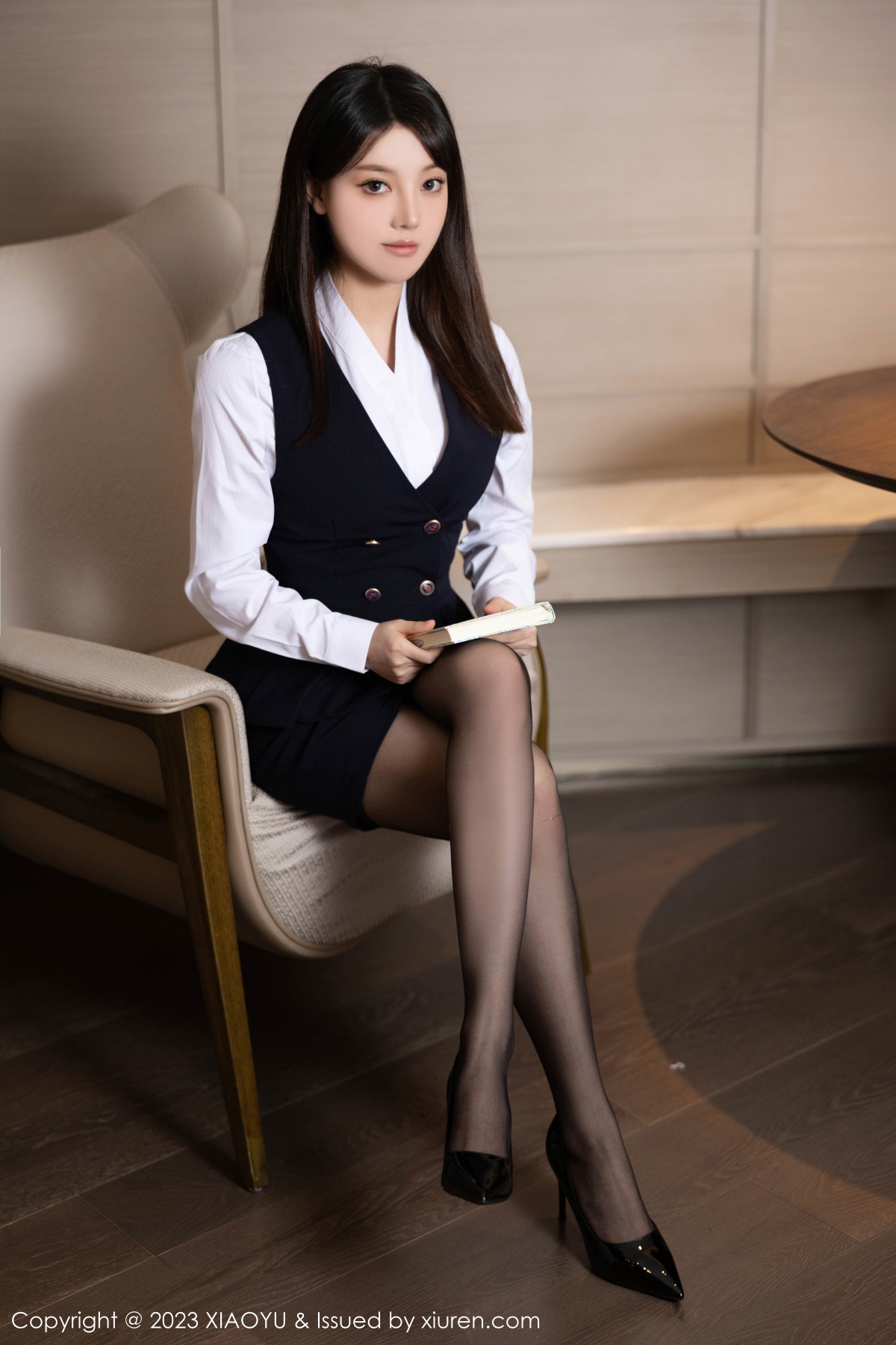 语画界 [XIAOYU] 2023.09.18 VOL.1113 豆瓣酱 秀人套图 第3张