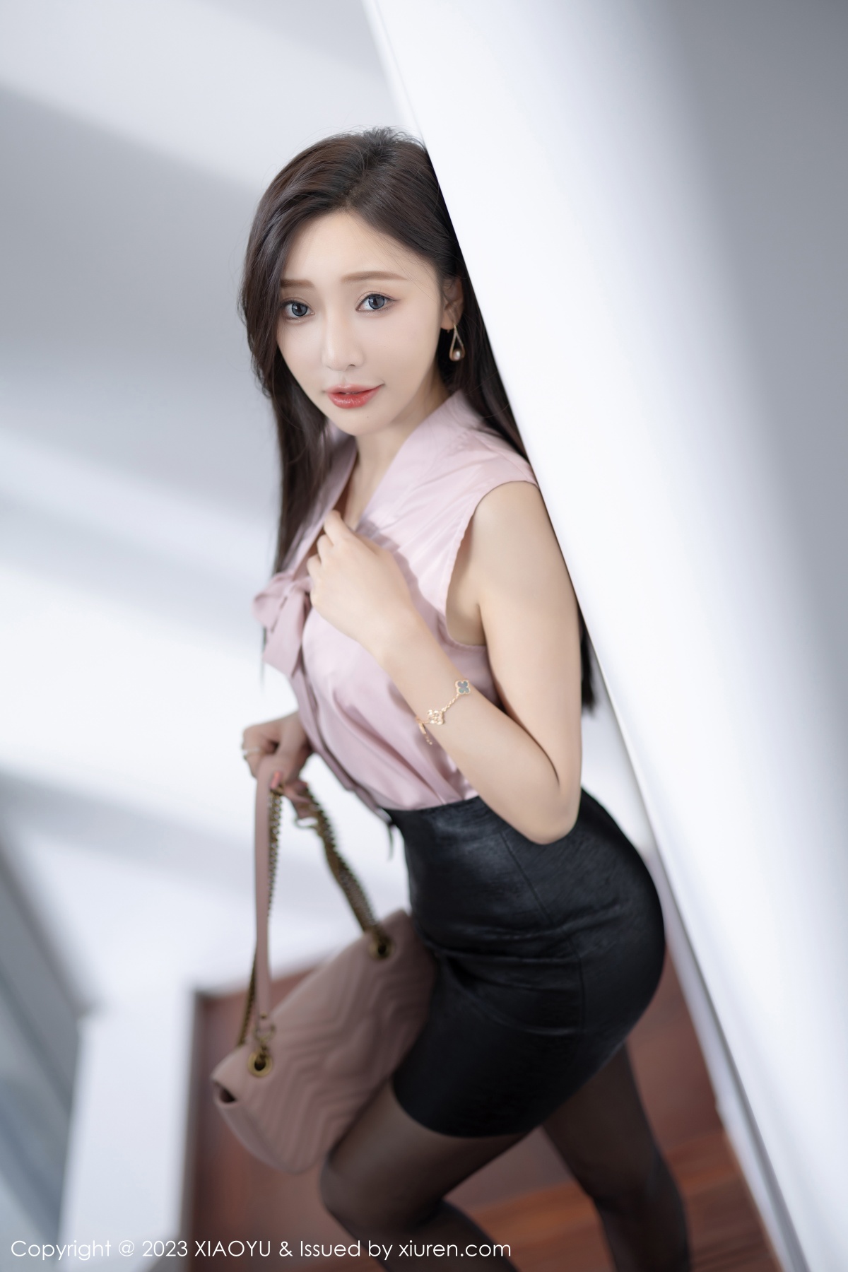 语画界 [XIAOYU] 2023.08.07 VOL.1086 王馨瑶yanni 秀人套图 第4张