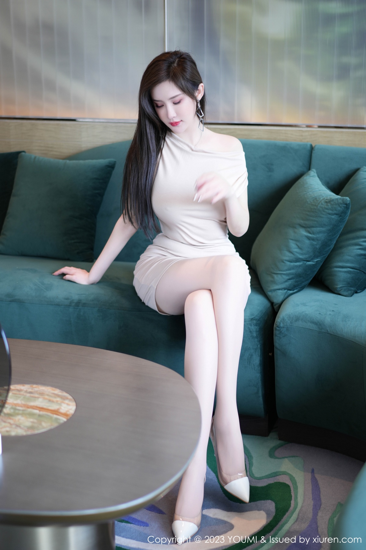 尤蜜荟 [YOUMI] 2023.06.29 VOL.957 Carol周妍希 秀人套图 第2张