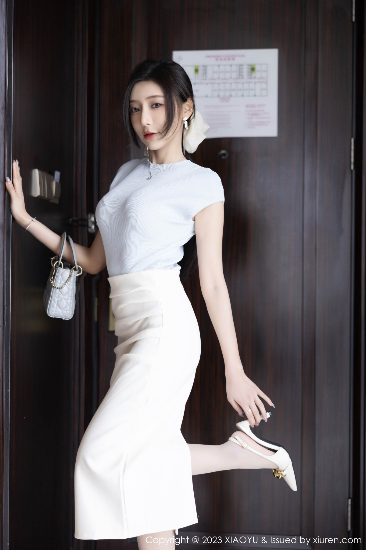语画界 [XIAOYU] 2023.06.29 VOL.1059 王馨瑶yanni 秀人套图 第2张