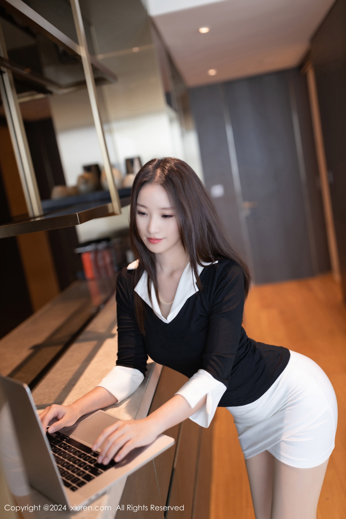 秀人 [XIUREN] 2024.12.12 杏子Yada 秀人套图 第4张
