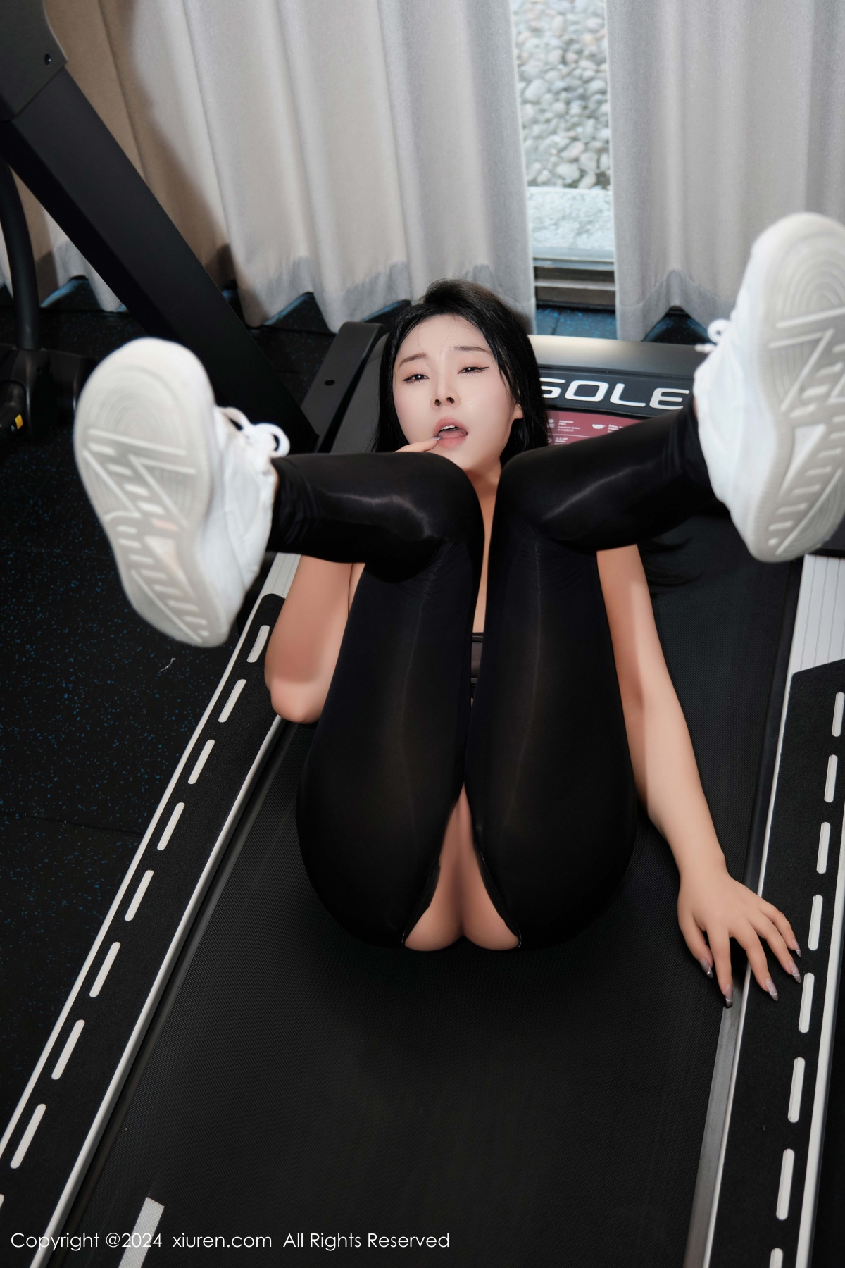 秀人 [XIUREN] 2024.12.03 麦田 秀人套图 第5张