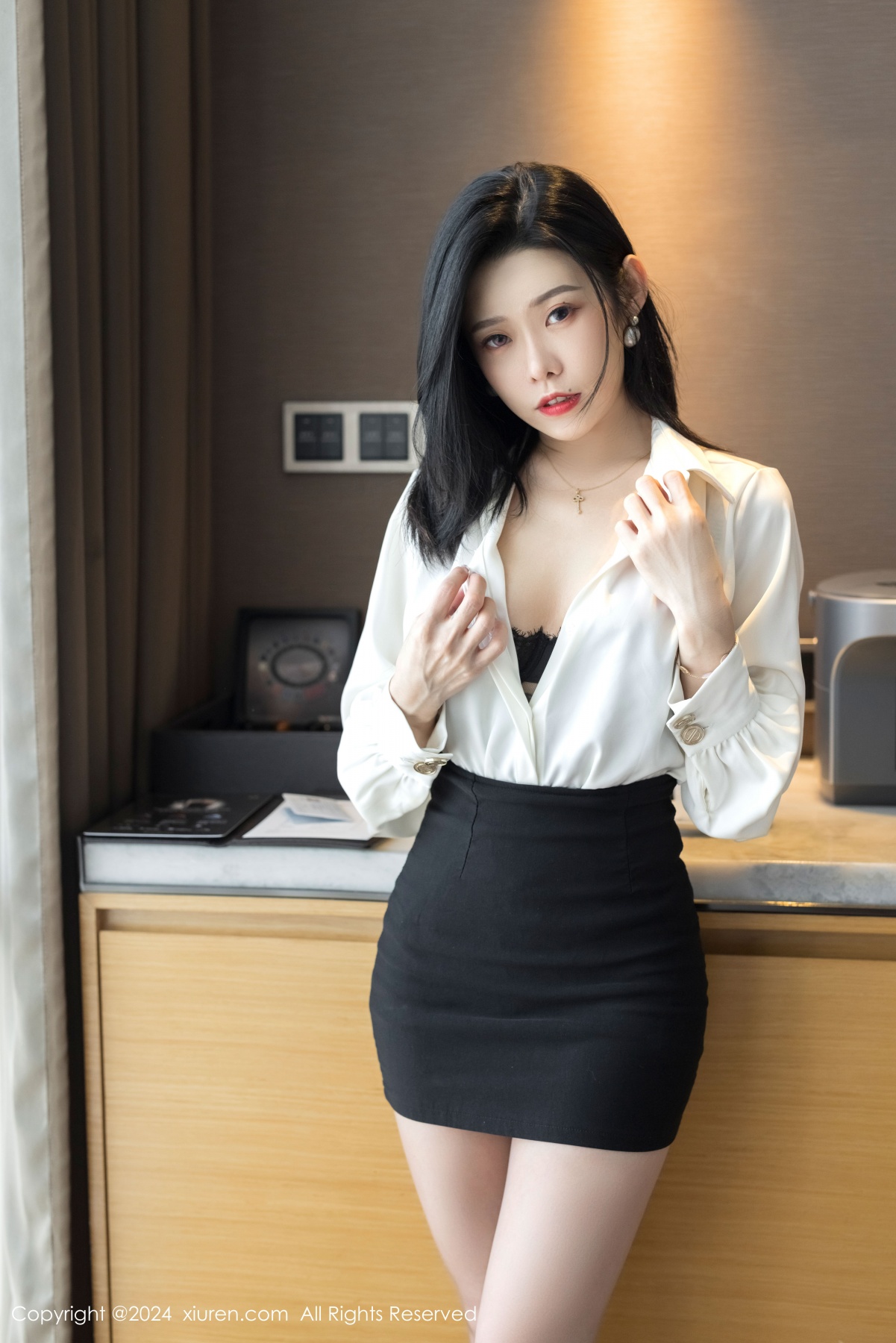 秀人 [XIUREN] 2024.10.23 luvian本能 秀人套图 第4张