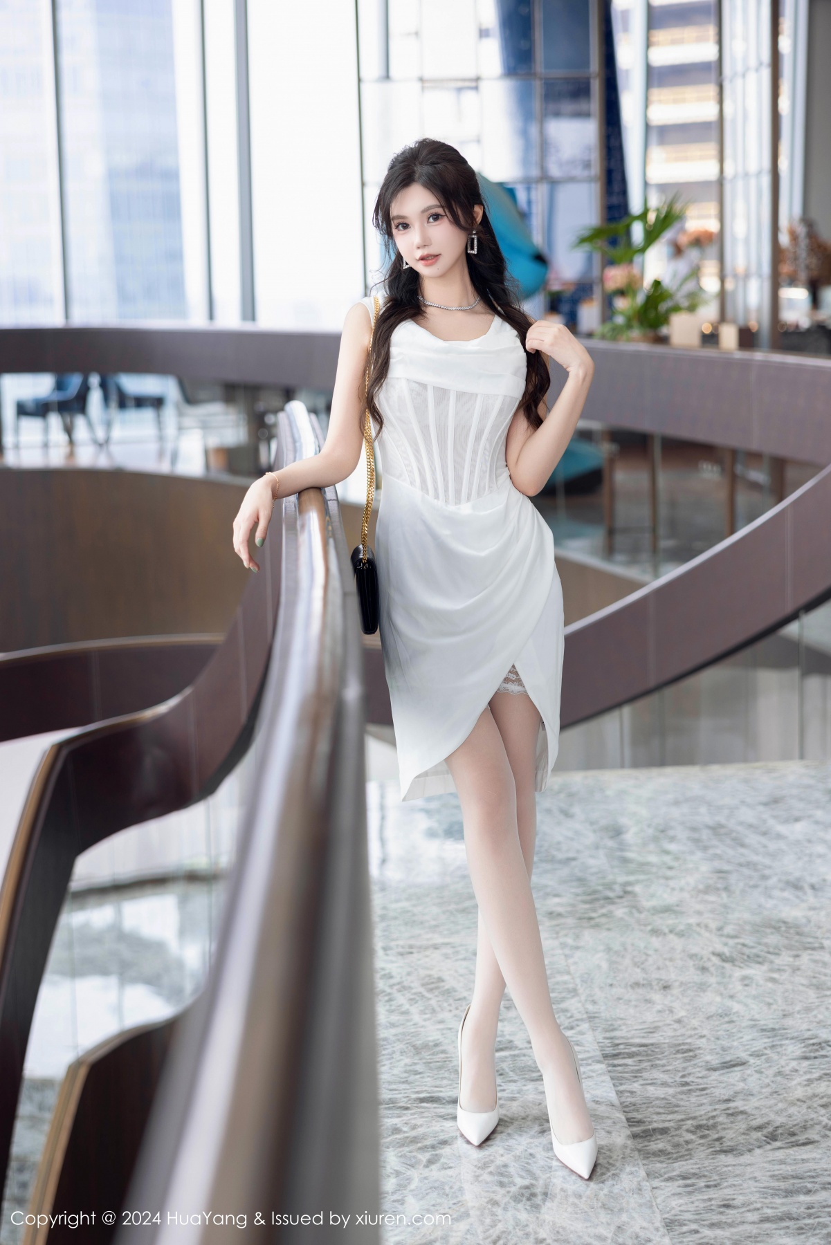 花漾show [HuaYang] 2024.10.12 VOL.612 绮里嘉ula 秀人套图 第4张