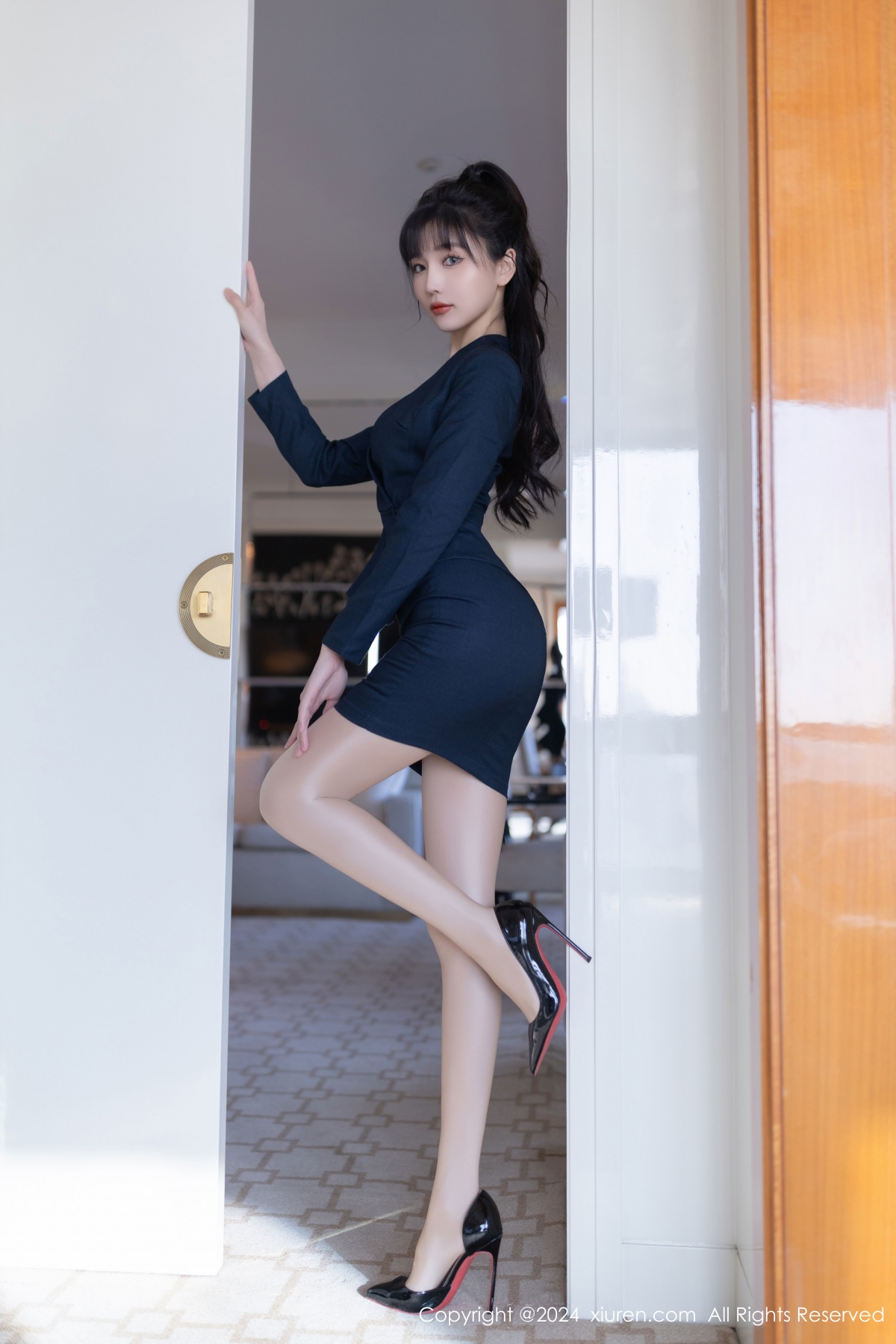 秀人 [XIUREN] 2024.10.10 陆萱萱 秀人套图 第4张