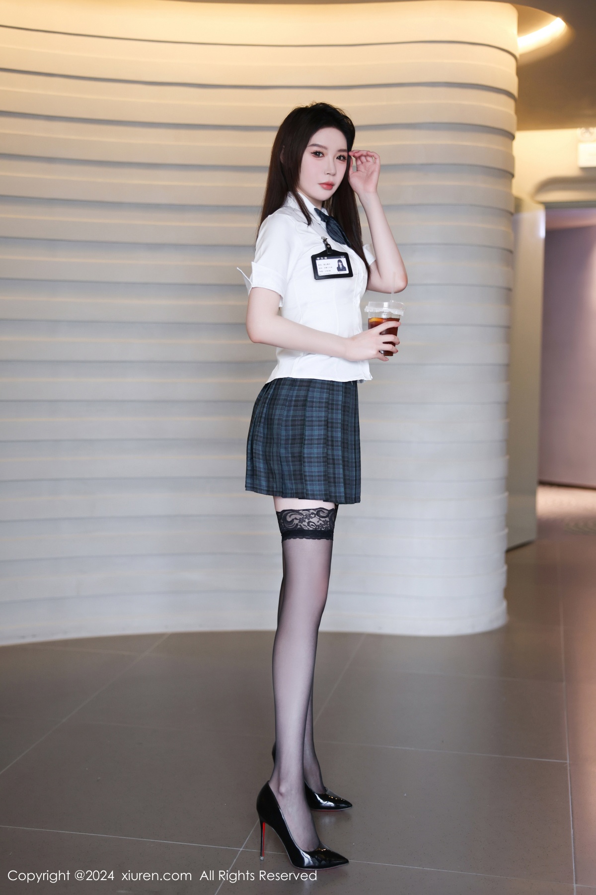 秀人 [XIUREN] 2024.08.27 梦心玥 秀人套图 第2张