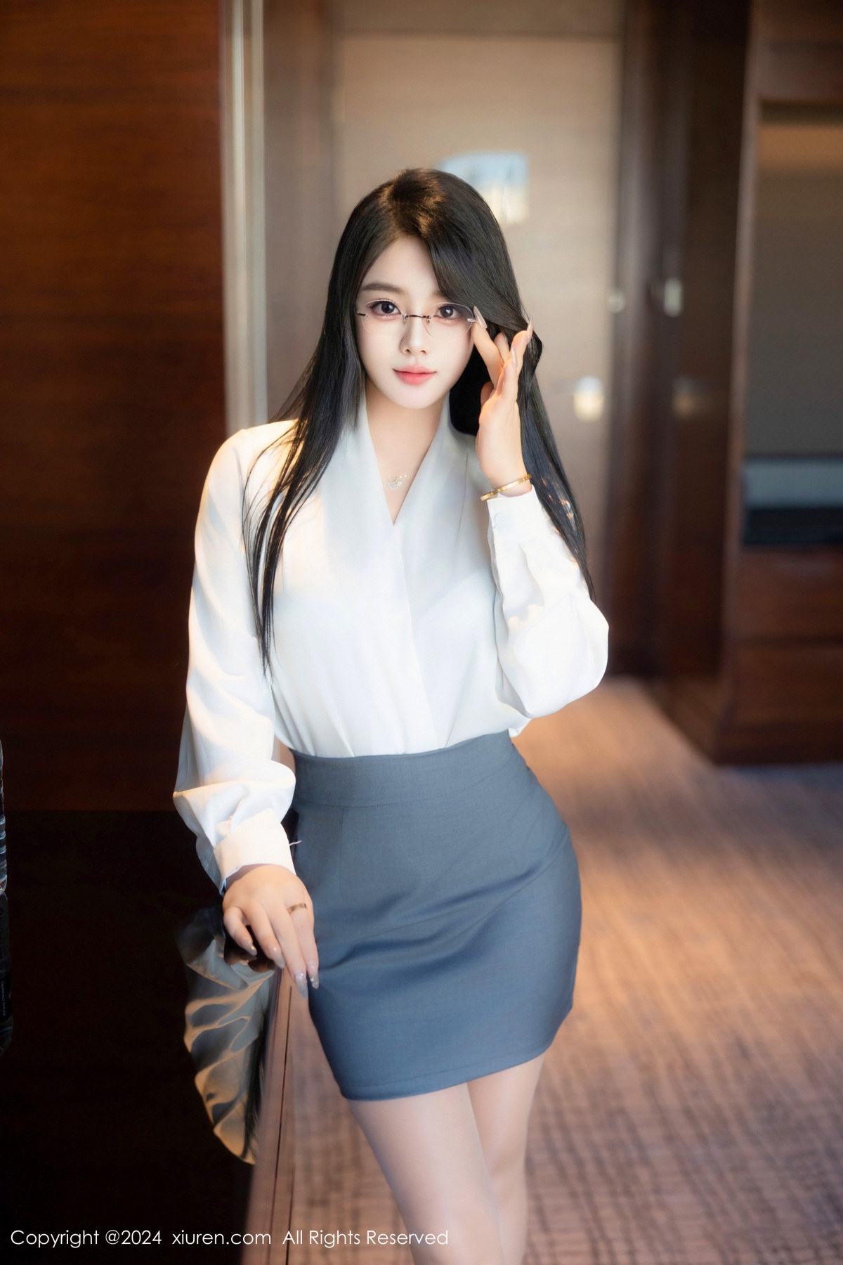 秀人 [XIUREN] 2024.08.09 麦田 秀人套图 第2张