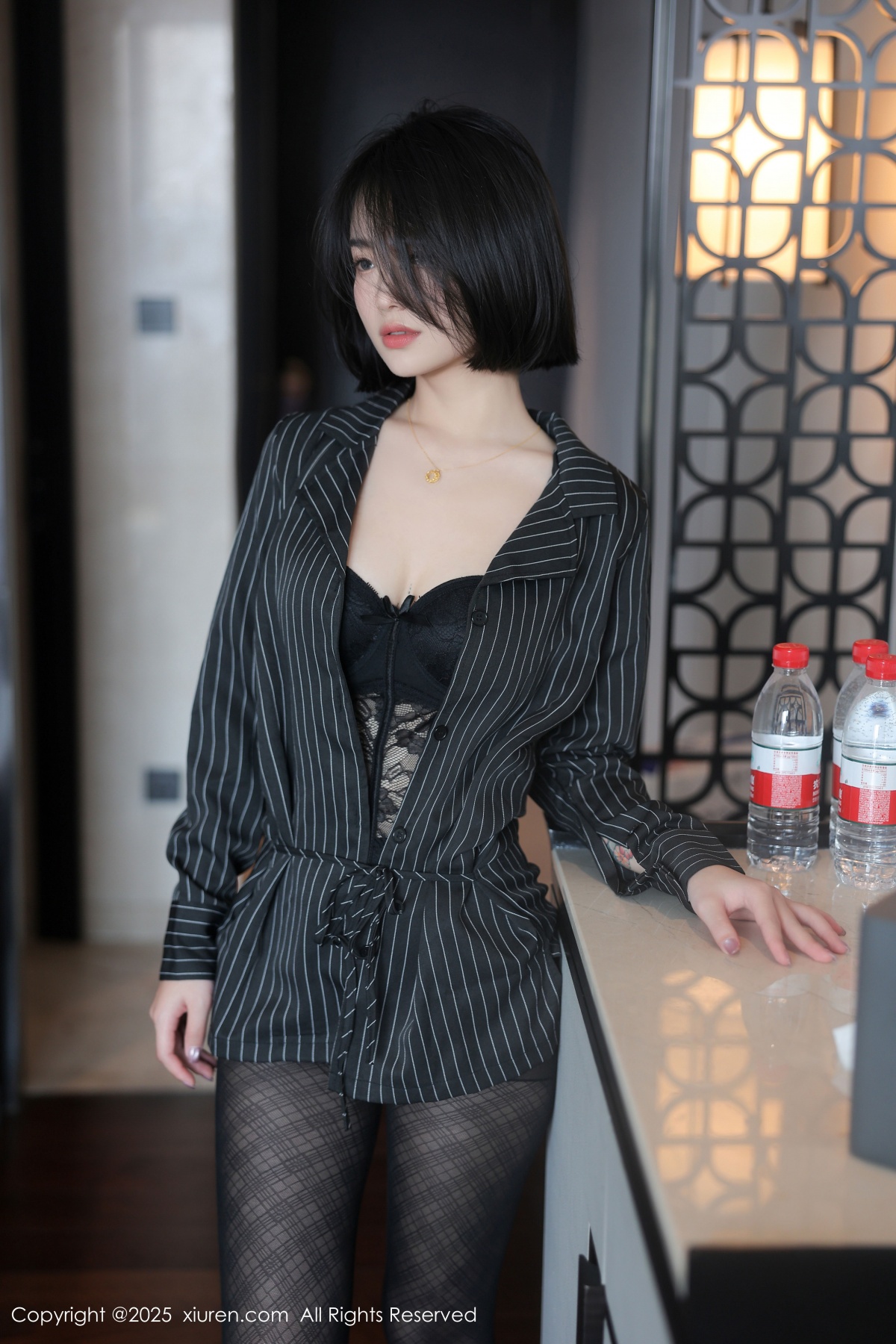 秀人 [XIUREN] 2025.03.27 汐子 秀人套图 第2张