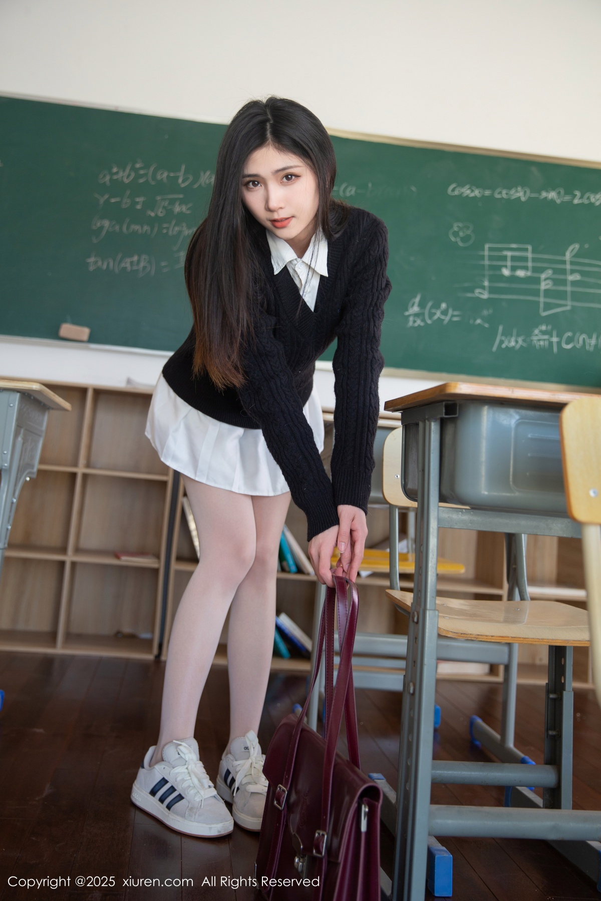 秀人 [XIUREN] 2025.03.27 刘婷婷 秀人套图 第3张